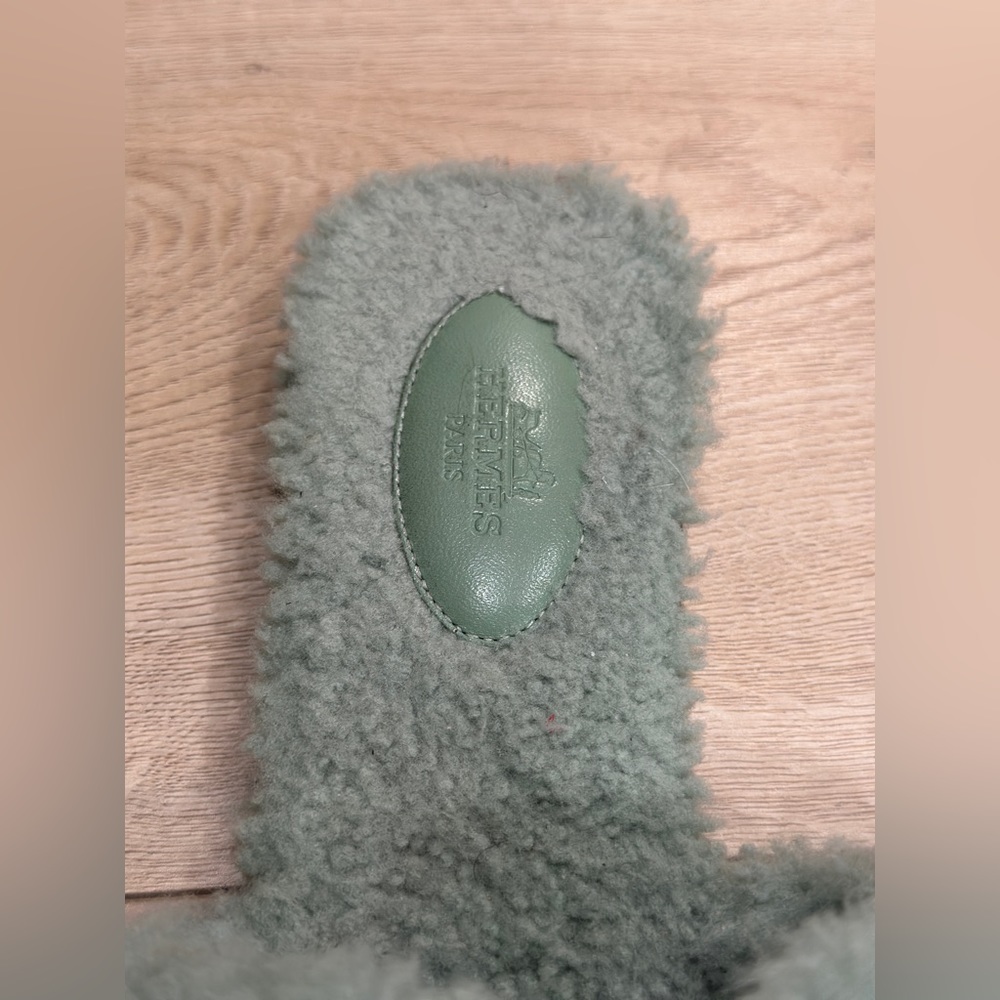 SOLDDDDHermes oran in light green shearling size 39. - Picture 7 of 10